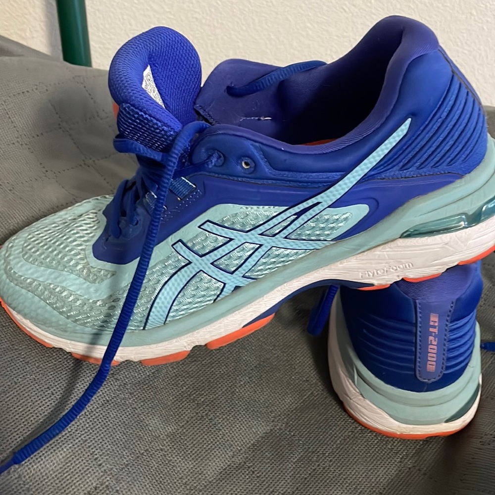 ASICS GT2000 Womens running shoes